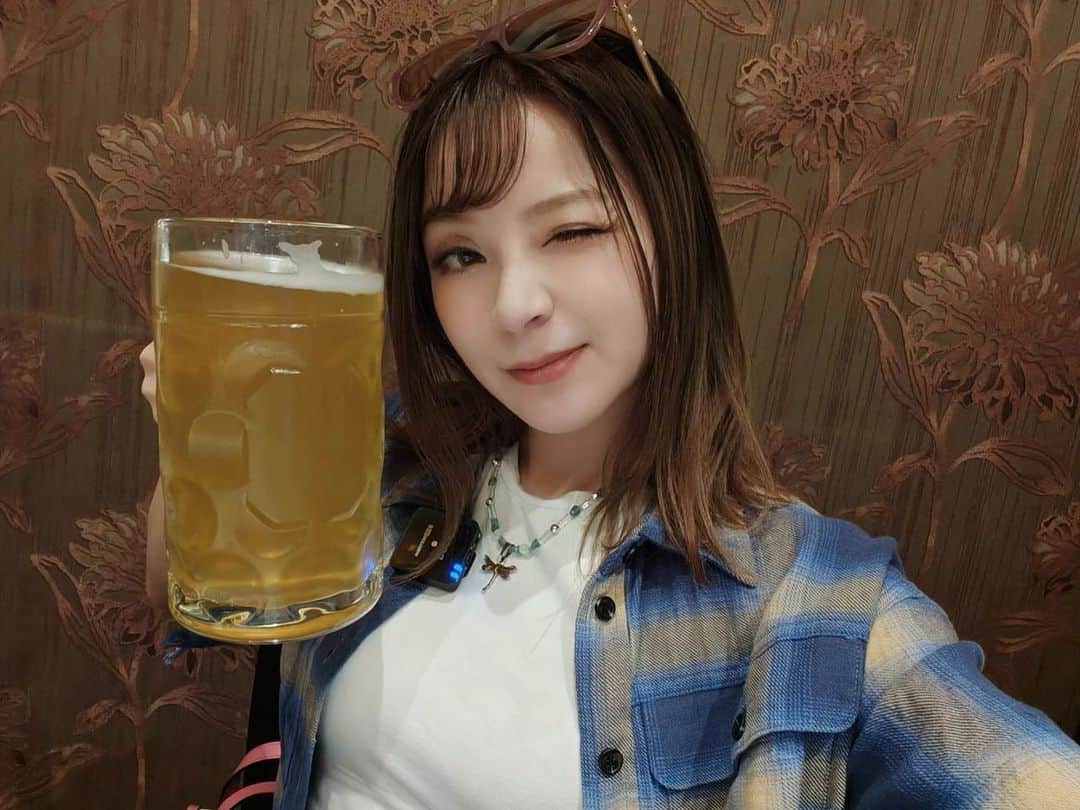 MARiAのインスタグラム：「今日も暑いね🤣 沢山水分補給しましょう！  #外星人　#MARiA #美依礼芽 #小美　#北京」