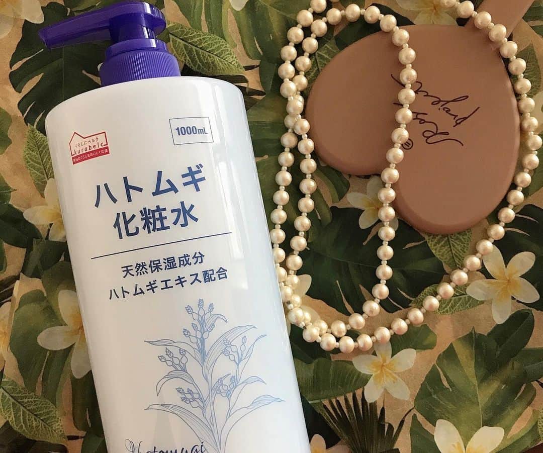 葵さんのインスタグラム写真 - (葵Instagram)「ベルクアンバサダーとして、ベルク商品を使用してます🎶 @belc.jp  今までベルクを利用したことがなかったんだけど、暮らしにいいものたくさんそろっています♡  ・大容量で嬉しいハトムギ化粧水 ・トマトバジルアーモンド これとまらなくなる！お酒のおつまみに最高です！ ・いちごみるくカシューナッツ こちらは甘くて紅茶やコーヒーに合わせたい✨ ・万能スパイス お肉にお魚になんでも合います！ ・さくっと柔らかいバナナチップ ・ペンネ  どれも美味しかったです♪ 他の商品もまだまだ気になります✨  #ベルク#ベルクアンバサダー#暮らしを楽しむ  #日用品#家事#主婦の暮らし」8月19日 16時51分 - dolphin_coconut
