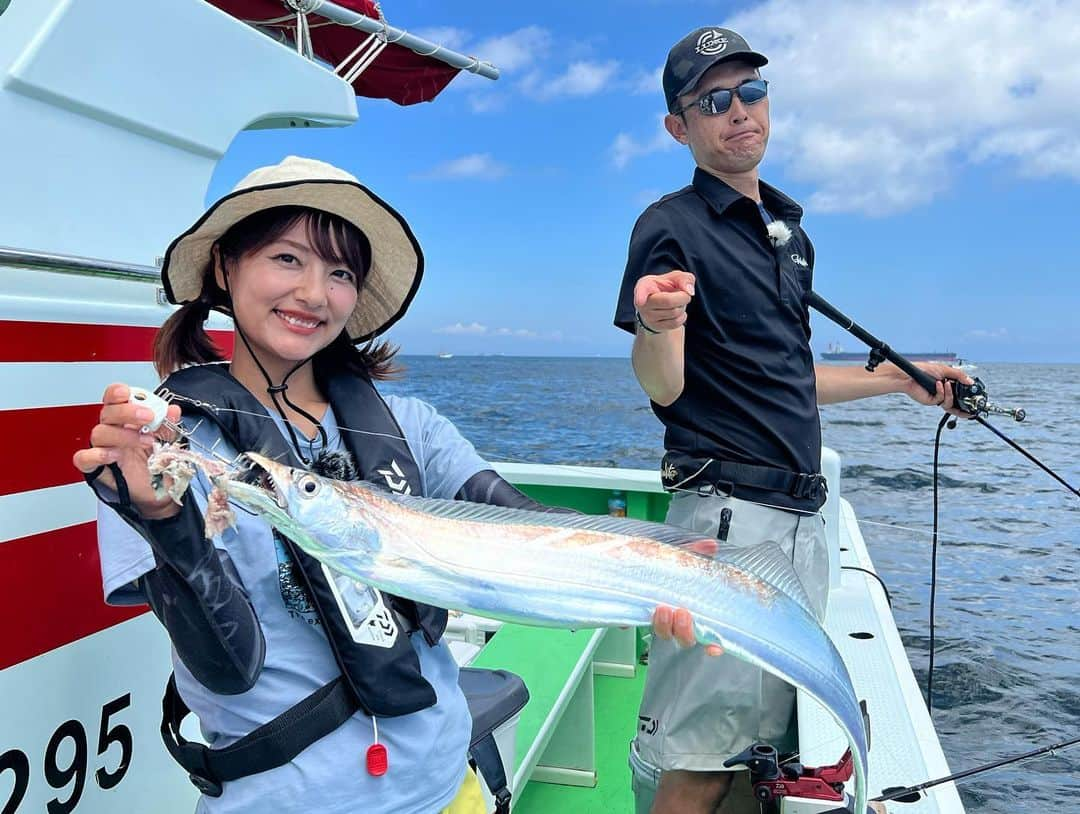 晴山由梨さんのインスタグラム写真 - (晴山由梨Instagram)「東京湾テンヤタチウオ！ アタリが多くて、数もサイズもバッチリで楽しめました🐲💕  詳細は後日YouTubeのキャスティングTVにアップされます♪  さてタチウオは何して食べようかな〜😊  ---------------- ロッド：タチウオX 180 リール：レオブリッツ 200J テンヤ：船タチウオテンヤSS AH  #東京湾 #タチウオ #太刀魚 #タチウオ釣り #釣り #船釣り #沖釣り #タチウオテンヤ #テンヤタチウオ #テンヤタチウオ東京湾 #教至丸 #キャスティングtv #daiwa晴山由梨 #晴山由梨 #fish #fishing #daiwa #seaguar #lovefishing  #fishinglife #fishingdaily #fishingtrip  #angler #fishingphotography #boatfishing」8月19日 16時53分 - hareyama_yuri