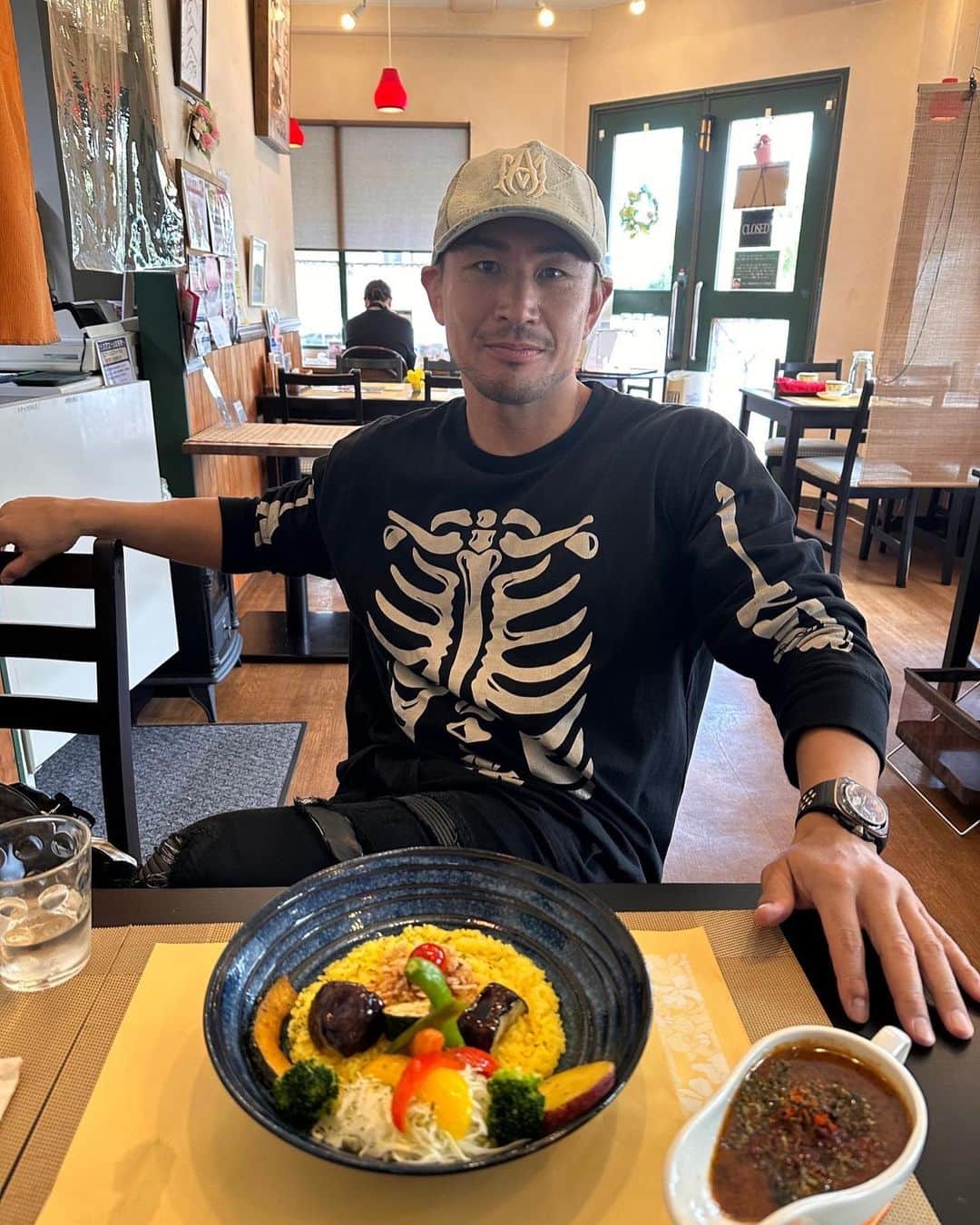 魔裟斗のインスタグラム：「今日はこの方と町田までカレーを食べにツーリング！ #魔裟斗」