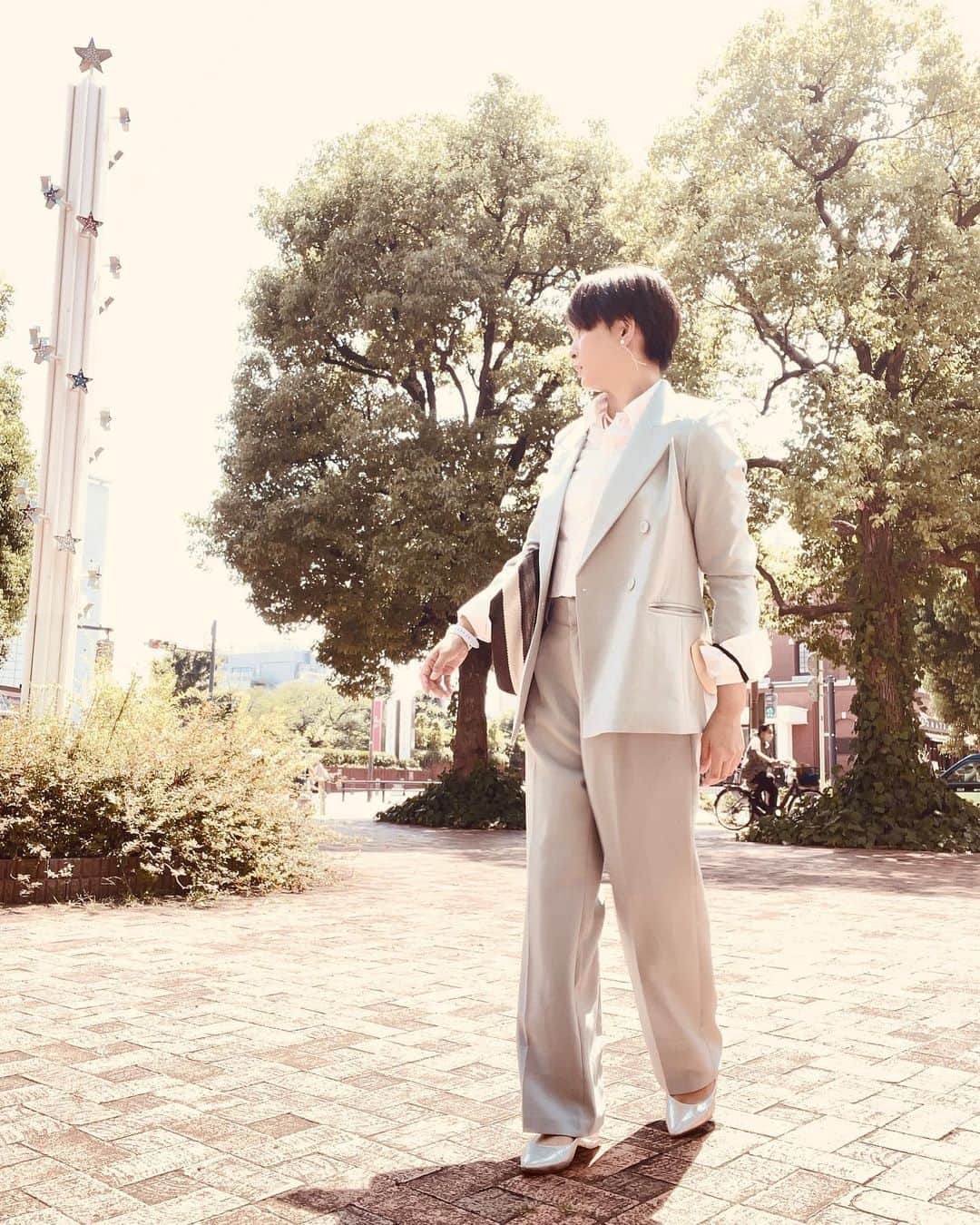 のインスタグラム：「#dbd  #ザリーナ #課金装備 そう、今日のスタイル…DBDザリーナでした。私が普段使用しているキャラ装備に似てました。そしてDBD仲間に今日会えて、ツボってもらえた笑😆」