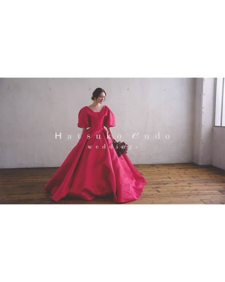 のインスタグラム：「＊  Hatsuko Endo Weddings_  Dress：Betty（Red） @a_by_hatsukoendo  ハツコ エンドウ ウェディングス銀座 03-3563-1411  Hair&Makeup：Hatsuko Endo @akiko__endo  @hatsukoendo_okayama  @hatsukoendo_sakata  @hatsukoendo_hairmakeup   Accessories：Hatsuko Endo Weddings Bouquet： @ardoise1986   #hatsukoendo  #hatsukoendoweddings #hatsukoendobeauty #abyhatsukoendo  #wedding #dress #hair #makeup #bridal #photo #shooting #image #video #accessories #bouquet #ハツコエンドウ #ハツコエンドウウェディングス #ウェディングドレス #カラードレス #エーバイハツコエンドウ #新作 #ブライダル #ビューティー #ヘアメイク #撮影 #動画 #プレ花嫁 #日本中のプレ花嫁さんと繋がりたい #アクセサリー #ブーケ」