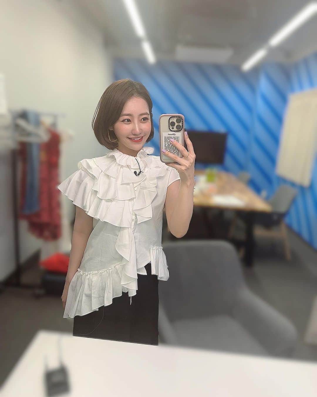 中西悠綺のインスタグラム：「お知らせです📢  毎週日曜日9:00〜9:30 BSよしもと『巡って発見！ぶらり中国周遊紀』  アシスタントを務めさせて頂きます☺️  明日の放送でお送りするのは、まるで水墨画に描かれたような絶景が広がるスポットでの川下り！川下りのゴール付近では20元札に描かれた風景が広がっています✨  BSよしもとの公式サイトより携帯やPCからもご覧頂けるので、是非チェックして頂けたら嬉しいです🫶🏻  我出演的日本综艺节目毎周星期天朝上9点播放~📺 该节目向日本介绍中国的美丽风景和中国美食☺️ 明天我们介绍一下桂林✨ 在BSよしもと的官方网站可以免费看哦🫶🏻」