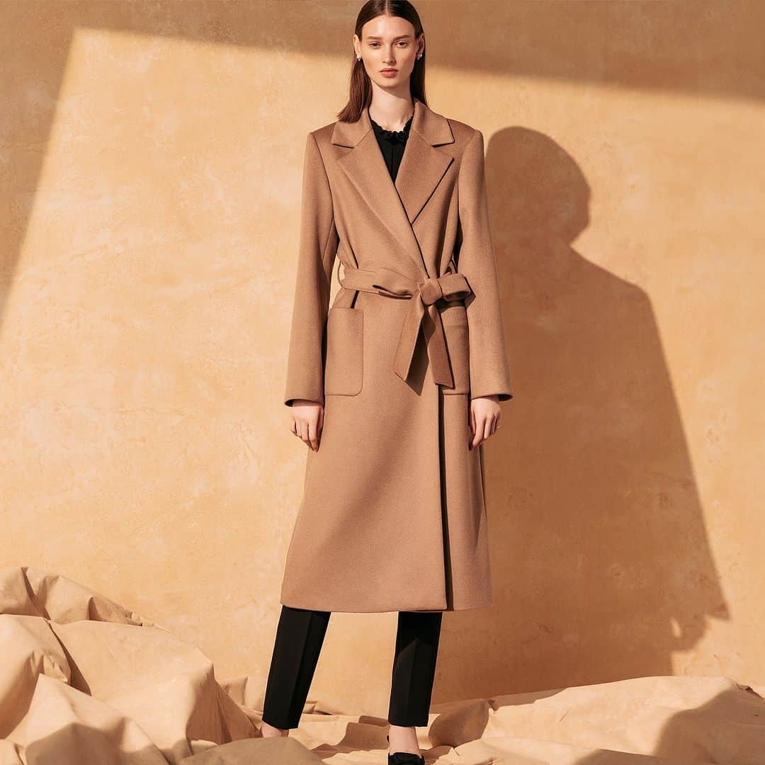 m-i-d e-shoppingのインスタグラム：「Fine Line 2023  Coat ¥319,000 (PRODUCT CODE：R241-001)  Blouse ¥31,900 (PRODUCT CODE：S341-003)  Pants ¥24,200 (PRODUCT CODE：R541-401)  Pierce ¥25,300 (PRODUCT CODE：S030-026)  #mid_e_shopping #2023aw #aveniretoile #coat #blouse #pants #pierce #アベニールエトワール #コート #ブラウス #パンツ #ピアス」