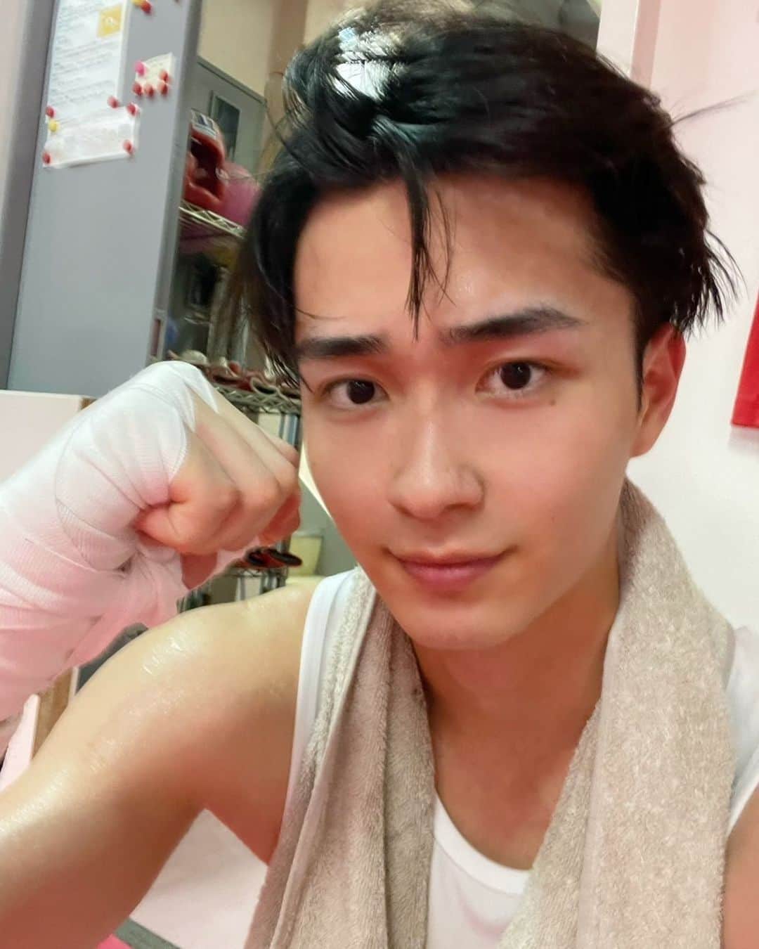 のインスタグラム：「最近、新しい趣味としてキックボクシングジムに通い始めました🥊 強い男になるぞ💪  #メンズノンノモデルオーデション2023 #メンズノンノモデル #メンズノンノ」