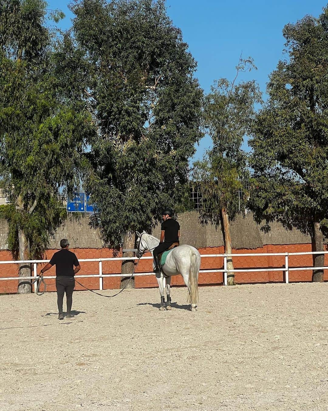 ボージャン・クルキッチさんのインスタグラム写真 - (ボージャン・クルキッチInstagram)「Primera classe de doma clàssica amb el meu animal preferit. La connexió amb el cavall m'apassiona! 🙌🏻 .  Primera clase de doma clásica con mi animal favorito. ¡La conexión con el caballo me apasiona! 🙌🏻」8月19日 18時05分 - bokrkic