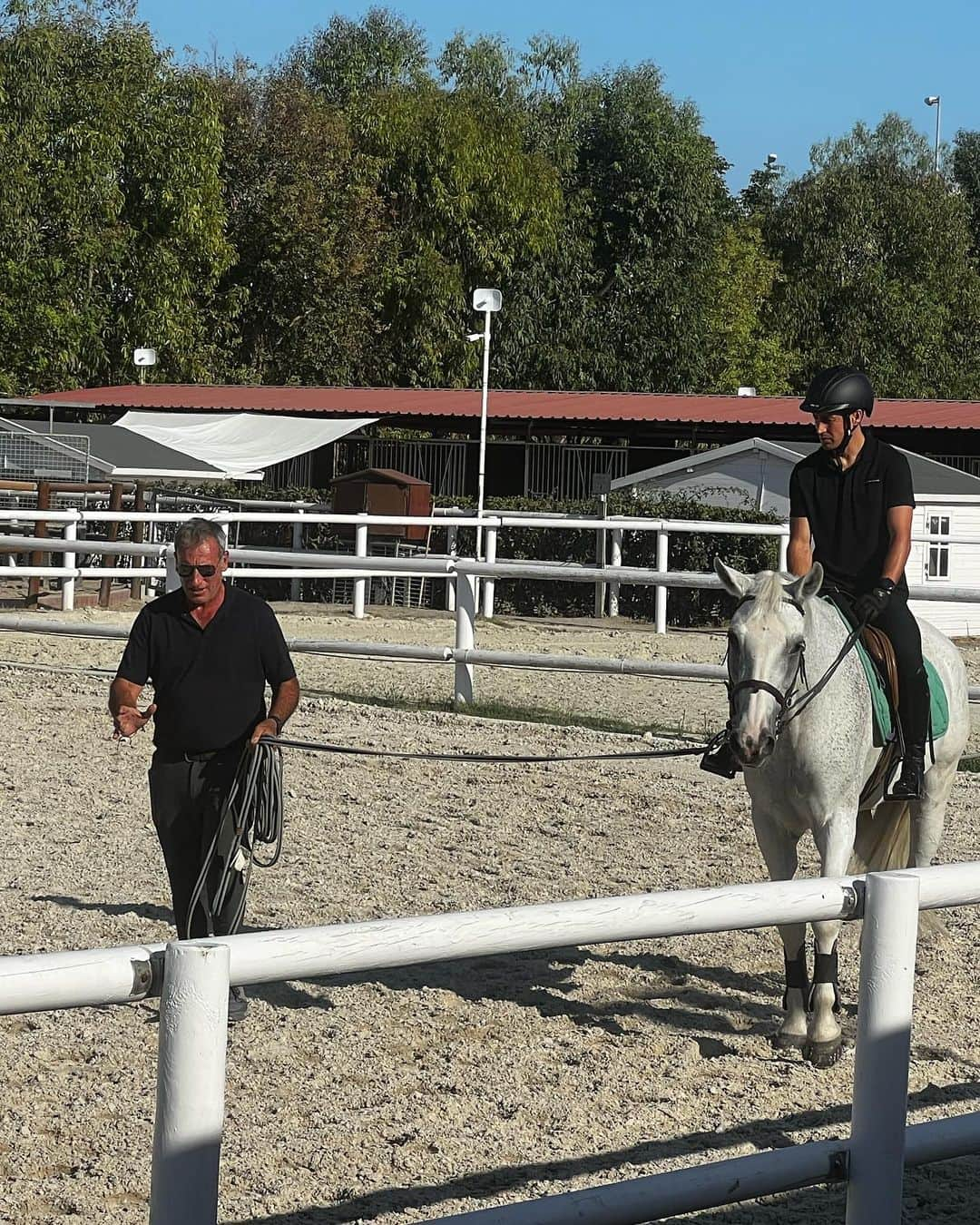 ボージャン・クルキッチさんのインスタグラム写真 - (ボージャン・クルキッチInstagram)「Primera classe de doma clàssica amb el meu animal preferit. La connexió amb el cavall m'apassiona! 🙌🏻 .  Primera clase de doma clásica con mi animal favorito. ¡La conexión con el caballo me apasiona! 🙌🏻」8月19日 18時05分 - bokrkic