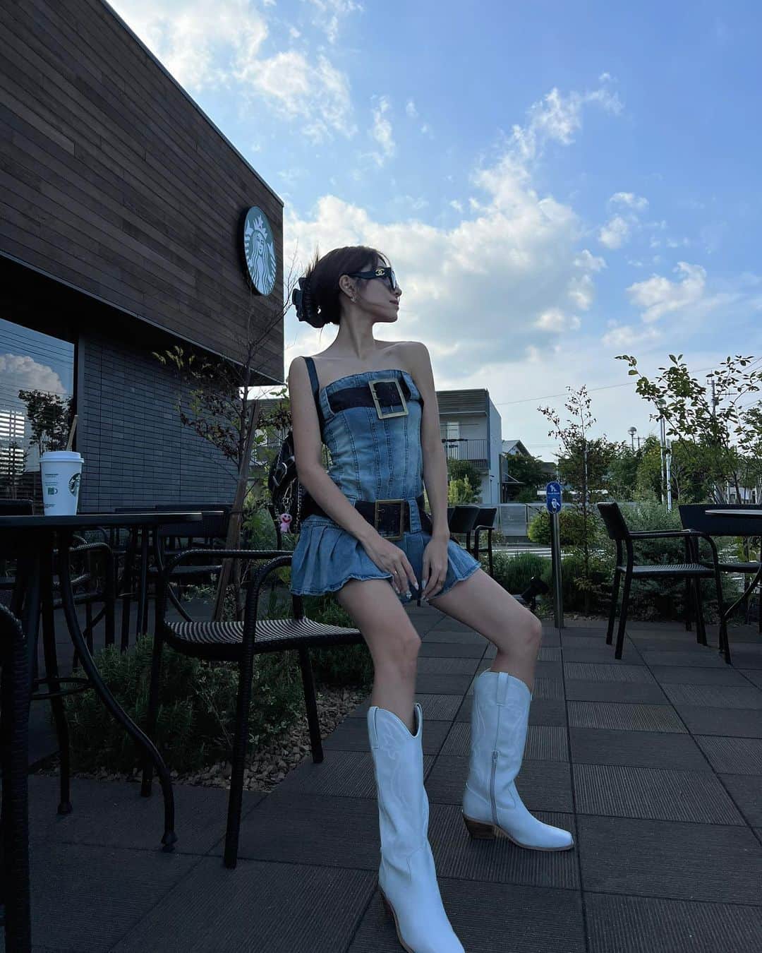RINAのインスタグラム：「夏終わったと思ったらまだ全然終わってなかった😨あつい」