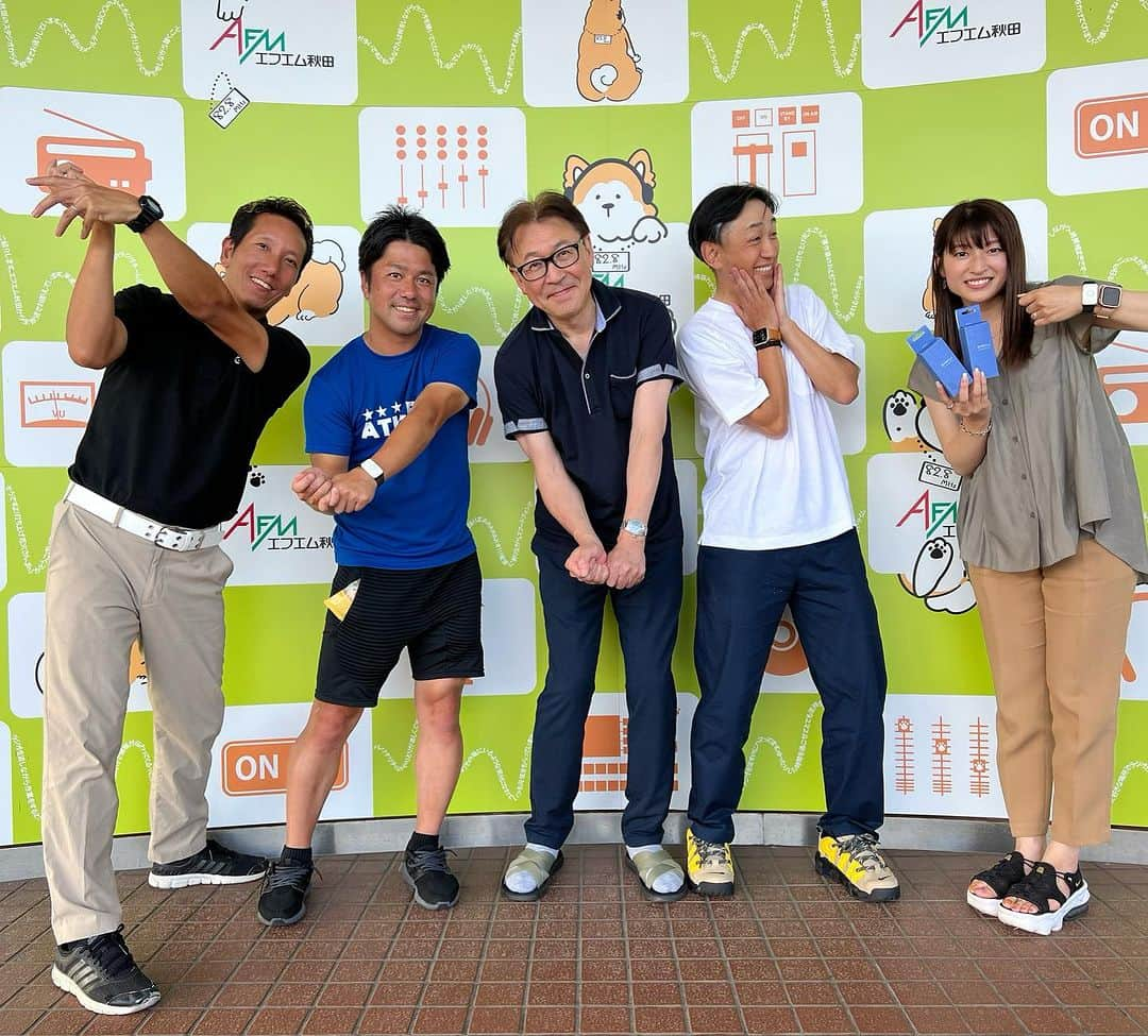 北川楓夏のインスタグラム：「FM秋田で毎週土曜日お昼12:30から放送GOING FAIRWAY🏌️‍♀️ 今週のゲストさんは北海道から西岡メディカル薬局 代表取締役 庄田勝哉さん、そして日情秋田システムズの小林修さんでした。 来週は庄田さんは引き続きご出演、そして次回はブラウブリッツ秋田クラブコミュニケーター 前山恭平さんがいらっしゃいます！ 終始ふざけてる庄田さんに爆笑しっぱなしの収録でした😂 ゴルフの際にもぴったり！「熱中症対策ウォッチ」のリスナープレゼントも！🙆🏻‍♀️✨  番組ではみなさんからのメッセージもお待ちしています！ 番組へのメッセージはこちらまで💁🏻‍♀ ( @going_fairway ) radikoで全国どこからでも聴けます📻  毎週日曜は収録の模様がGolfdiaのYouTubeにアップされます▶️こちらもご覧ください📺  【番組詳細】 GOING FAIRWAY FM秋田（82.8MHz） 毎週土曜12時30分〜  【協賛企業様（敬称略/50音順）】 #AKT秋田テレビ  #伊藤工業  #杉貞石材  #たわらや内科   #akita #秋田 #fmakita #radio #radiko #golf #godlfdia #愛甲和矢 さん #プロゴルファー #ゴルフ #ゴルフ女子 #ゴルフ初心者 #ゴルフレッスン #goingfairway #西岡メディカル薬局 #日情秋田システムズ #ブラウブリッツ秋田 #クラブコミュニケーター #前山恭平 さん #熱中症対策ウォッチ #リスナープレゼント」