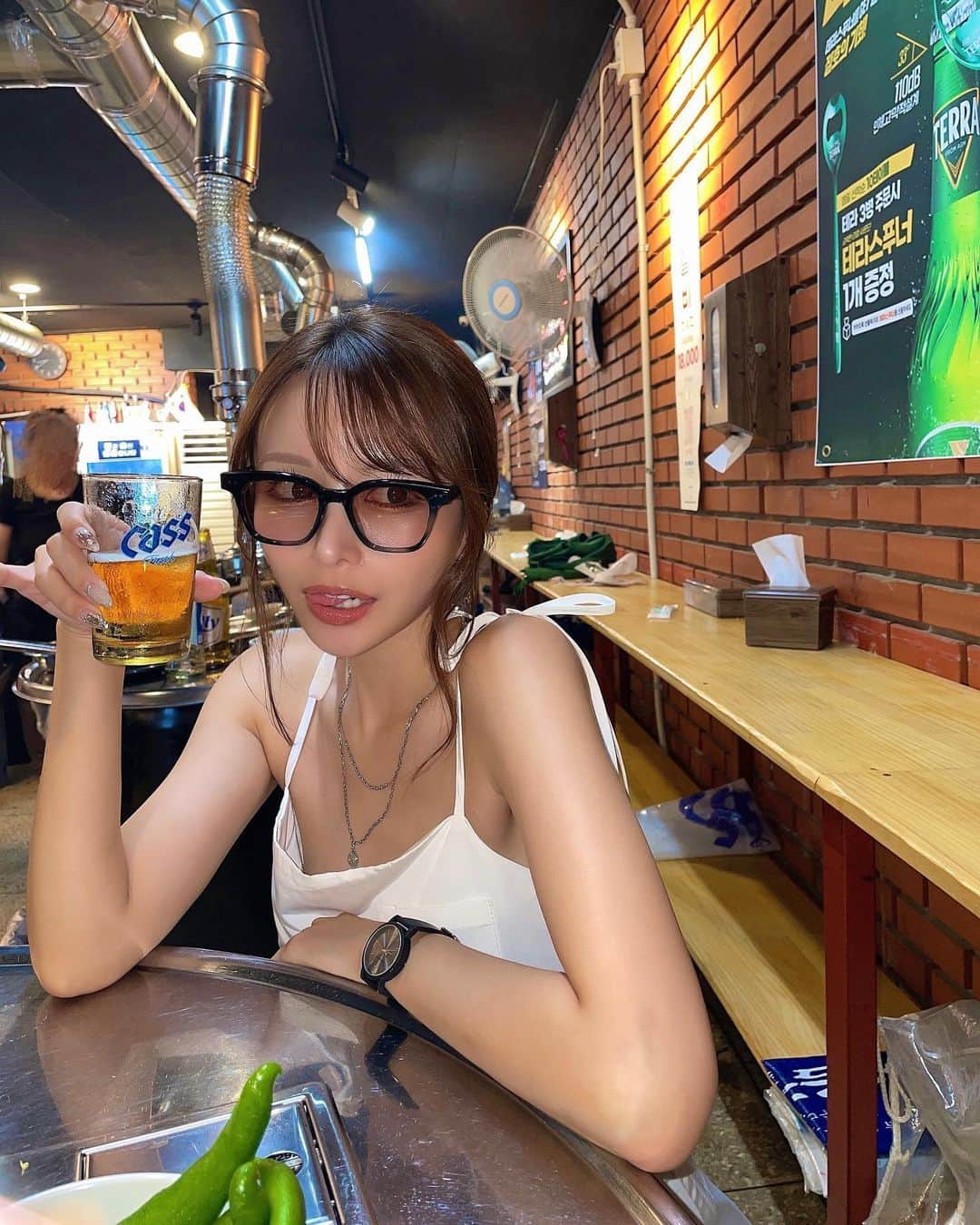 伊藤舞雪さんのインスタグラム写真 - (伊藤舞雪Instagram)「普段はほとんど飲めないビールなのに、カルビが美味しすぎて水のように進んだ日🍺 🥓  ビールをチャミスルで割って飲むのが至高すぎた。 またはやく韓国いきたい🇰🇷」8月19日 18時27分 - myk__gram