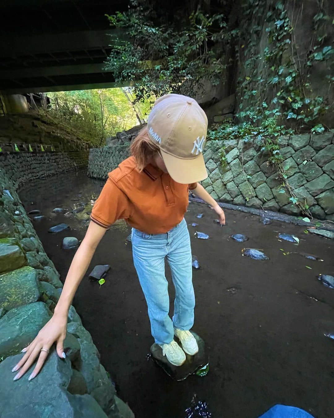 鈴本美愉さんのインスタグラム写真 - (鈴本美愉Instagram)「🌳🌳🌳  岩に座ったらお尻がめちゃ汚くなりました」8月19日 18時40分 - suzumotomiyu125
