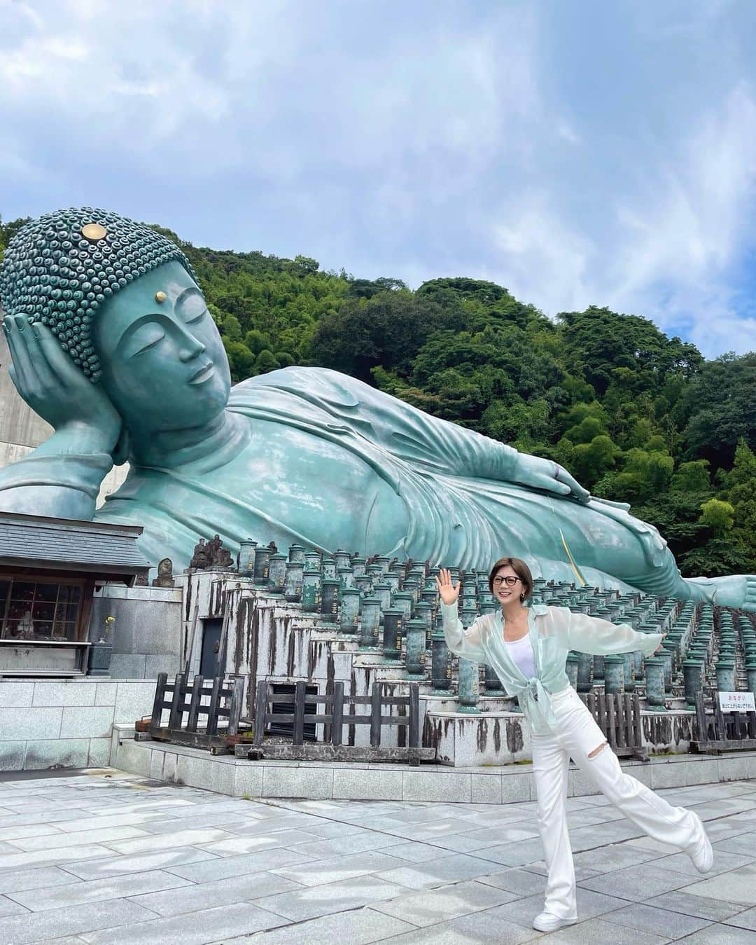 海江田麻貴さんのインスタグラム写真 - (海江田麻貴Instagram)「ㅤㅤㅤㅤㅤ  ㅤㅤㅤㅤㅤ 福岡パワースポット巡り⛩️ 📍南蔵院 📍猿田彦神社  ㅤㅤㅤㅤㅤ 開運開運💡これでまたお仕事がんばれちゃう🪽 私は地属性なので、同じ方ぜひ相性の良いパワースポット 巡りましょうう🤍広角で撮ってもらったら足伸びた🐴  ㅤㅤㅤㅤㅤ  ㅤㅤㅤㅤㅤ  ㅤㅤㅤㅤㅤ  ㅤㅤㅤㅤㅤ  ㅤㅤㅤㅤㅤ #パワースポット #パワースポット巡り #福岡旅行 #福岡観光 #南蔵院 #猿田彦神社 #猿田彦 #japanesegirl #日本女孩」8月19日 18時52分 - _makiii0924_