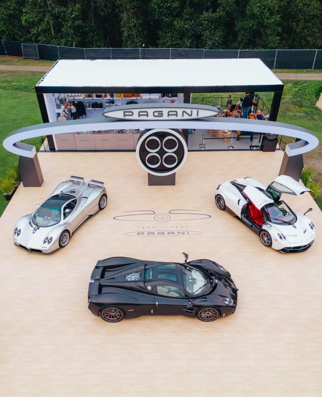 パガーニ・アウトモビリのインスタグラム：「First time in North America: #Utopia thrilled @thequailevents  The #MontereyCarWeek welcomes the latest Pagani Automobili creation, which together with #Huayra and #Zonda, tells and celebrates the story of a dream that began 25 years ago.   #Pagani #Pagani25Anniversary」