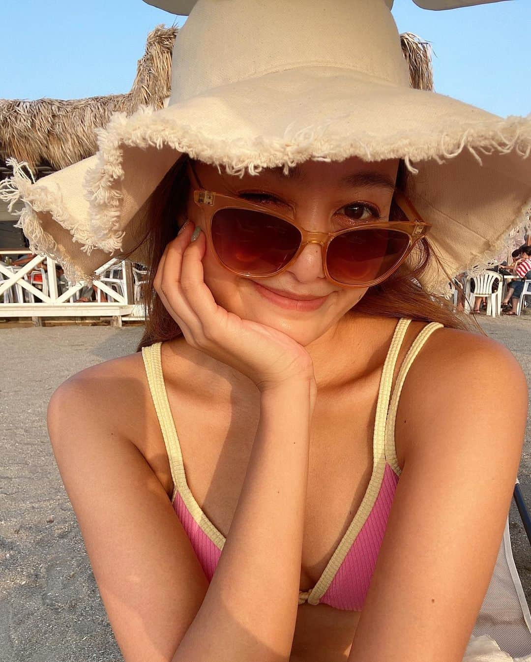 安斉奈緒美のインスタグラム：「珍しく土曜日が休みだったからbeach day🤍🤍🤍」