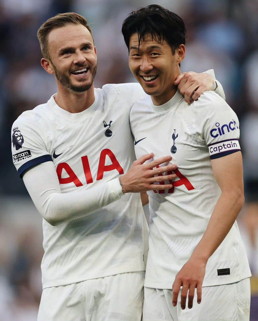 ソン・フンミンさんのインスタグラム写真 - (ソン・フンミンInstagram)「Yessss what a great team result and incredible atmosphere today!! 🤍🤍 #COYS」8月20日 4時36分 - hm_son7