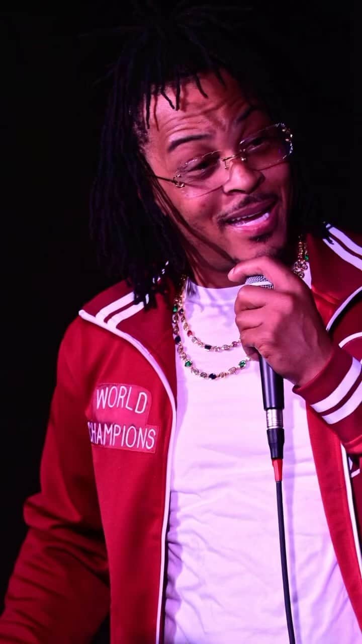 T.I.のインスタグラム：「Last Nights show in Philly was LIT!!! We had a BALL!!! Pull Up tonight to witness the vibes. 2more shows 7pm & 10pm @thehahamafia @comediankdubb23 @darealjayski @ronniejordan @heliumcomedyphl」