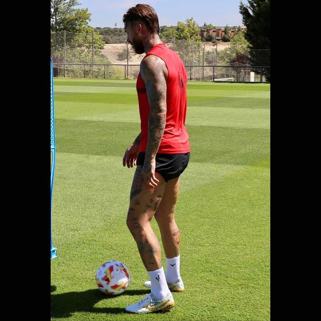 セルヒオ・ラモスさんのインスタグラム写真 - (セルヒオ・ラモスInstagram)「Do it with passion or not at all. 👊」8月20日 4時40分 - sergioramos