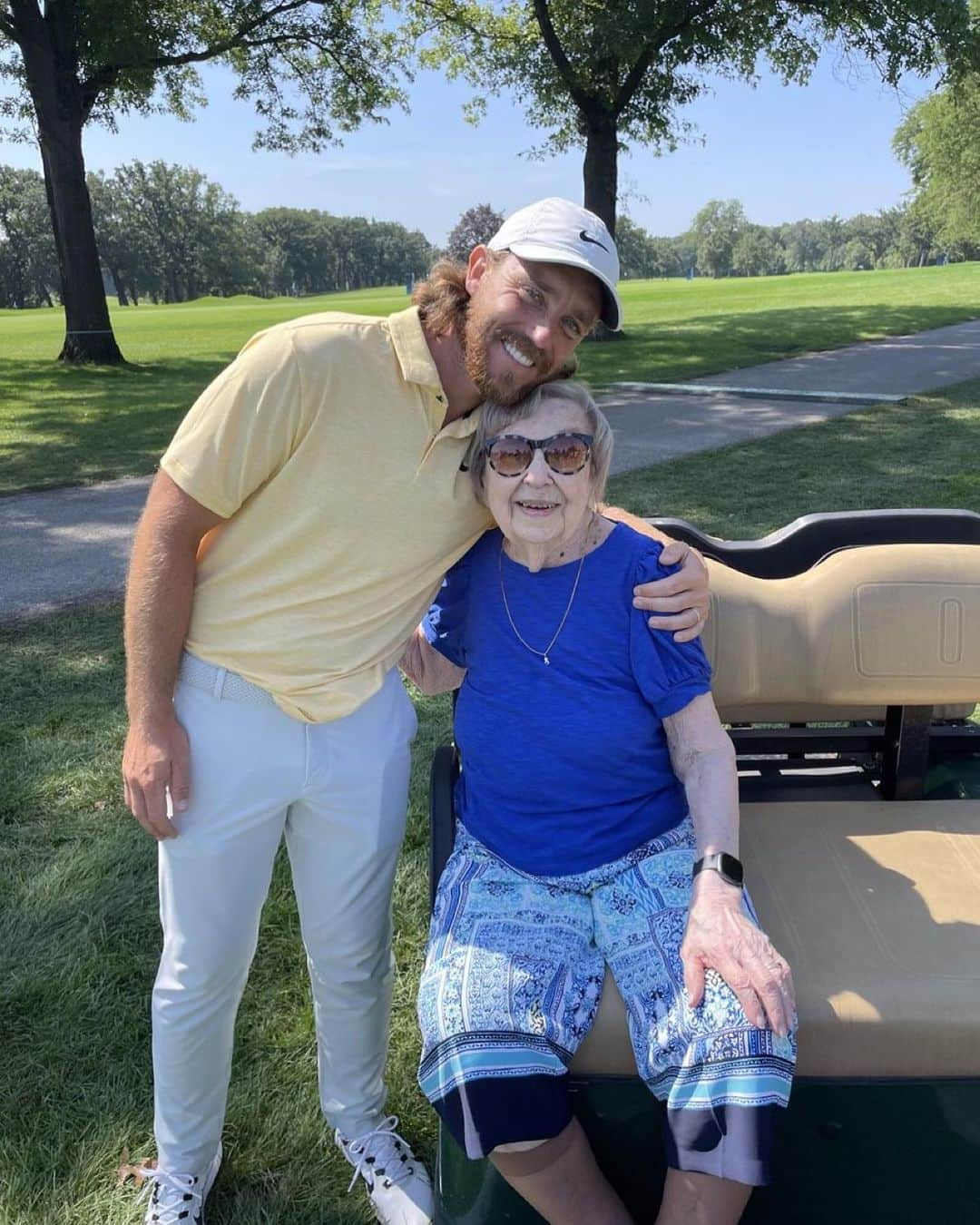 トミー・フリートウッドのインスタグラム：「Grandma Susie and her 55th favourite golfer!!」