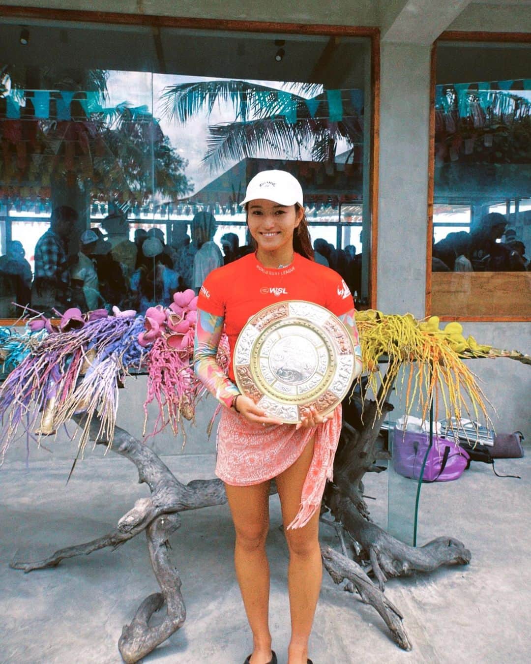 のインスタグラム：「2nd place here at Tamil nadu surf open 🇮🇳 Waves been so fun during the event! Thank you wsl and locals who made the amazing event 🙏🏻💫  インドで行われたQS3000で2位でした！ ファイナルでは優勝出来なくてすごく悔しいけど試合を通して学んで良い波でサーフィン出来た大会でした！⭐️ 応援ありがとうございました！❤️😌次の大会に向けてまた頑張ります!!」