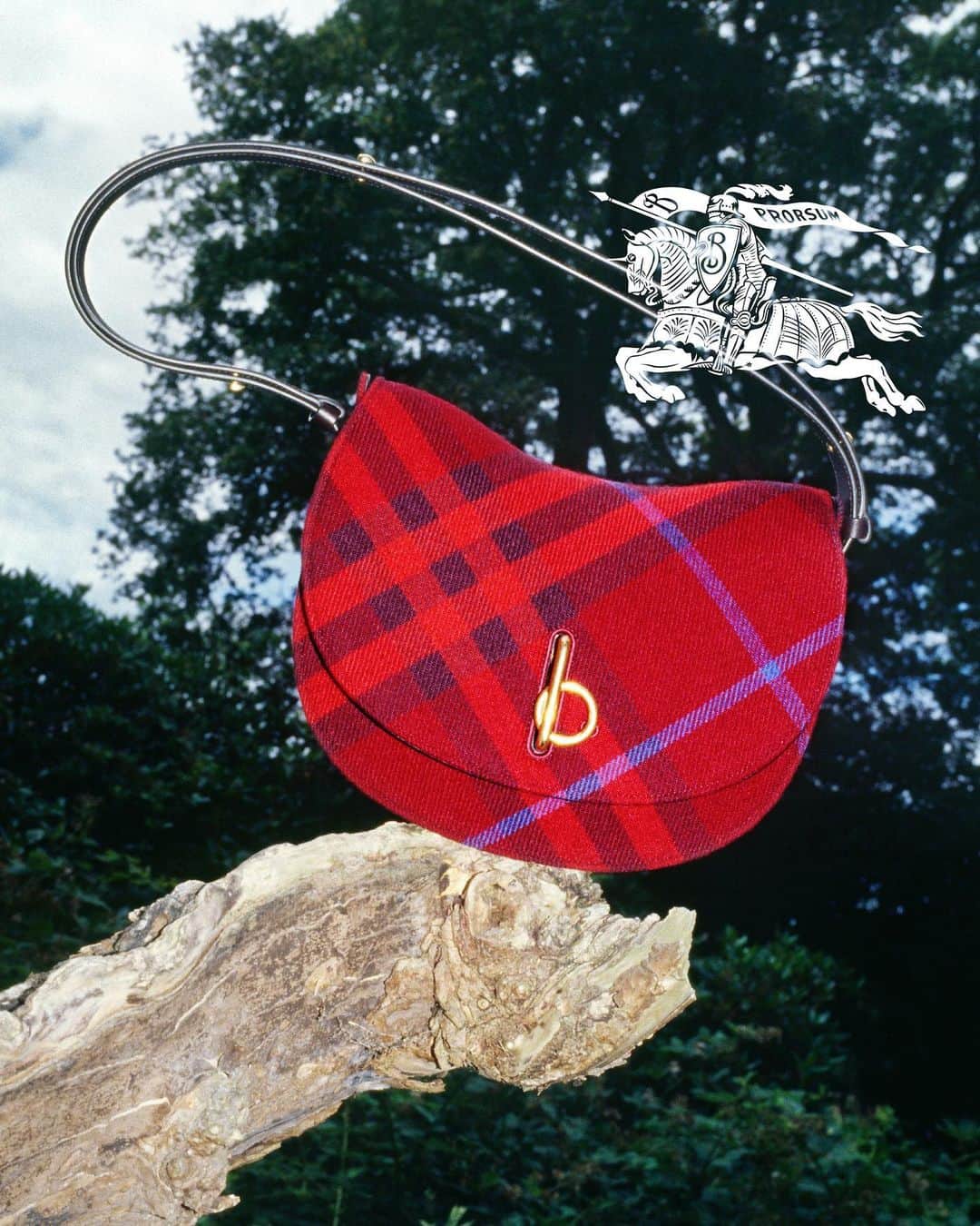 Burberryのインスタグラム：「Rocking Horse #Burberry」