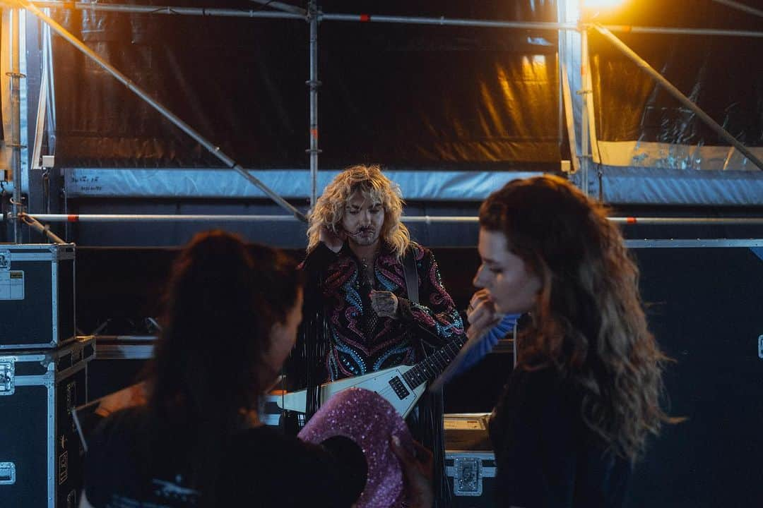 Tokio Hotelさんのインスタグラム写真 - (Tokio HotelInstagram)「San Hejmo! That was a hot! 🔥  📸 @leonschlesselmann」8月19日 21時00分 - tokiohotel