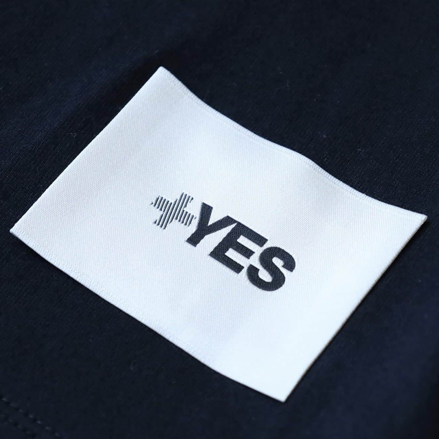 Salyuさんのインスタグラム写真 - (SalyuInstagram)「【+YES 23AW about "+YES Label long sleeves T-shirt"】  定番のストライプ YES Tシャツと同様に 全て国産で仕上げたLS Tシャツ👚 実は大判のブランドネームも日本製。 +YES ロゴのストライプ部分を表現するために 国内でしか製造できない高密度のレピア織を採用しました。 身生地の高級感に負けない こだわりのあるブランドネームにも注目を‼️  【受注期間】 8/15(火)18:00-8/27(日)23:59 ※完全受注制  【配送予定】 10月中旬頃 ※生産状況により変動します。  【ONLINE SHOP +YES】 https://shop.salyu.jp/ ※プロフィールのリンクよりお越しください。  #新しいYES #プラスイエス #salyu」8月19日 21時00分 - salyu_official_