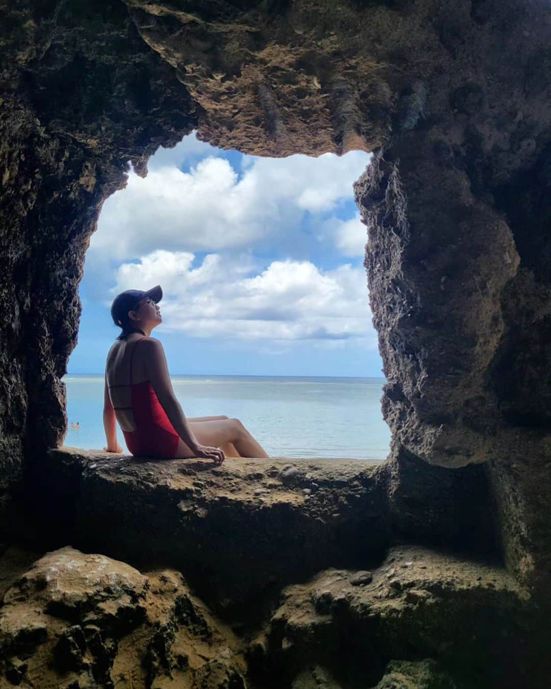 早川真生のインスタグラム：「毎日暑すぎて、、🥵⁡☀️ ⁡海かプールか水にずっと浸かってたい🌊⁡ ⁡⁡ ⁡⁡⁡ 🐬🐳💧💦💎 ⁡⁡⁡ ⁡⁡ ⁡⁡ ⁡ ⁡#海 #sea #ビーチ #海水浴 #beach #summer#プール #pool #👙」