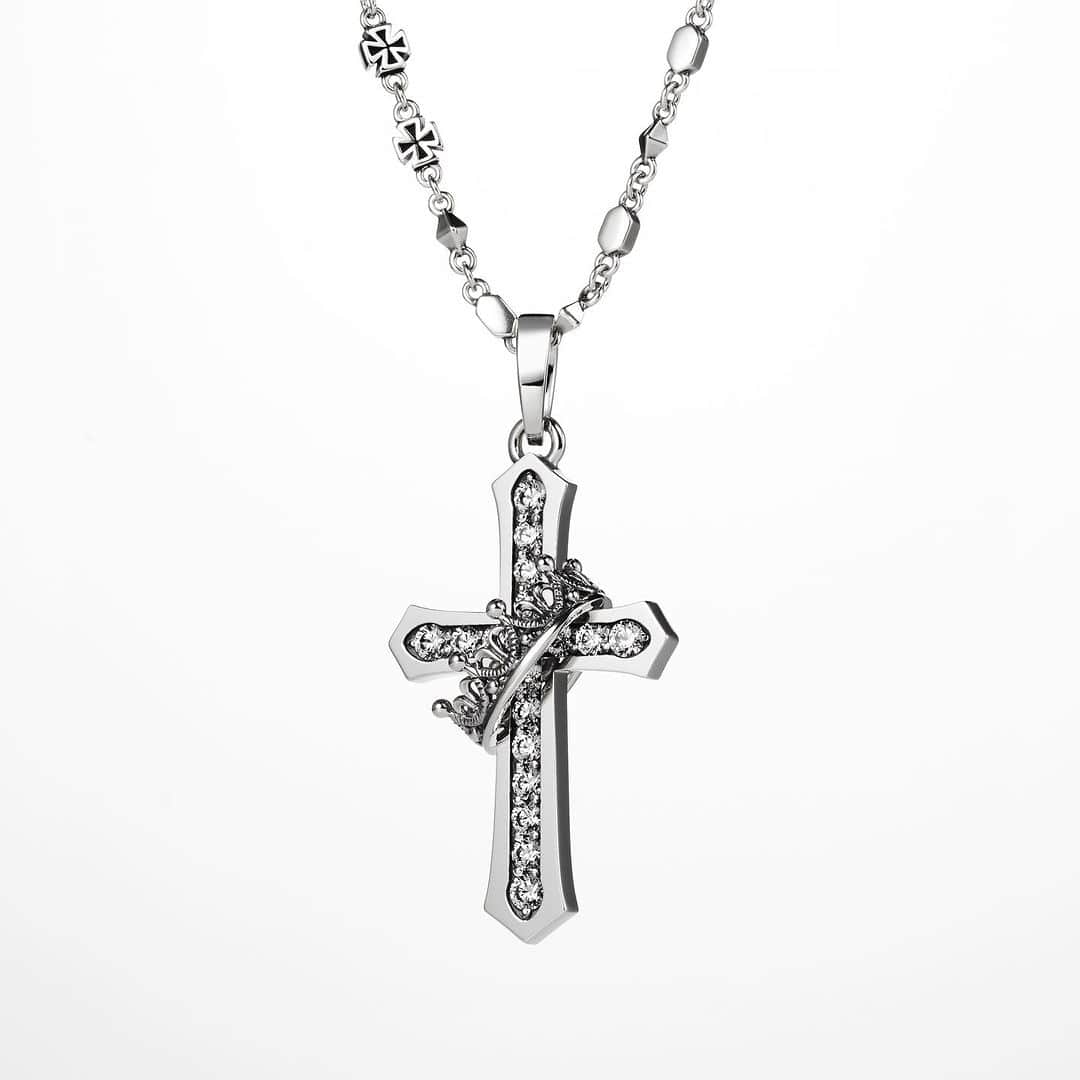 ジャスティンデイビスのインスタグラム：「⠀ CROSS WITH CROWN / STONE Pendant   #justindavis #ジャスティンデイビス  #crosspendant #spj122」