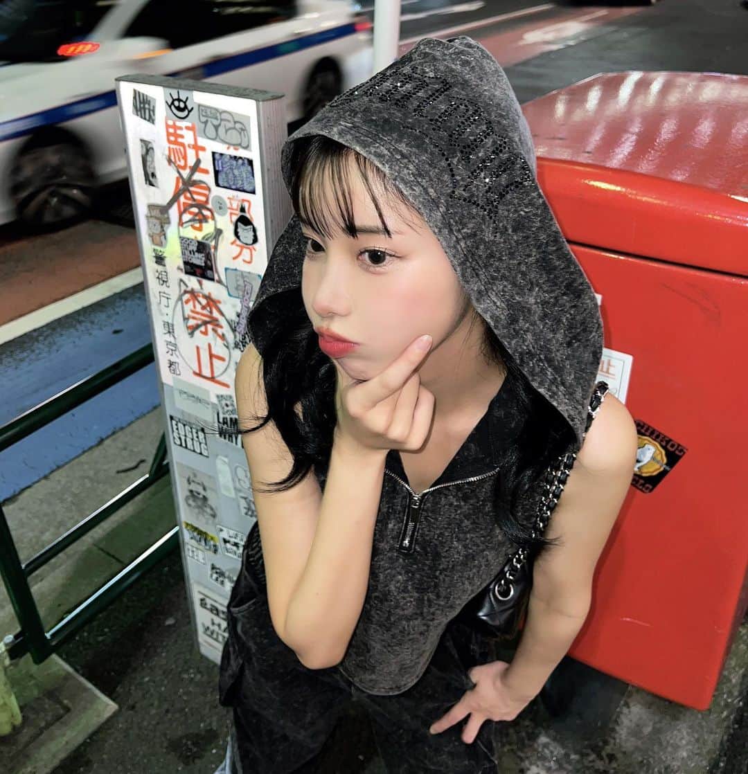 えみ姉さんのインスタグラム写真 - (えみ姉Instagram)「ㅤ ㅤ ぎゃル🍕笑 ㅤ ウエスト引き締めたい🤯 ㅤ ㅤ(一枚目の画像決まらんくて上げ直ししまくったごめんwww)」8月19日 21時14分 - emk_oooo
