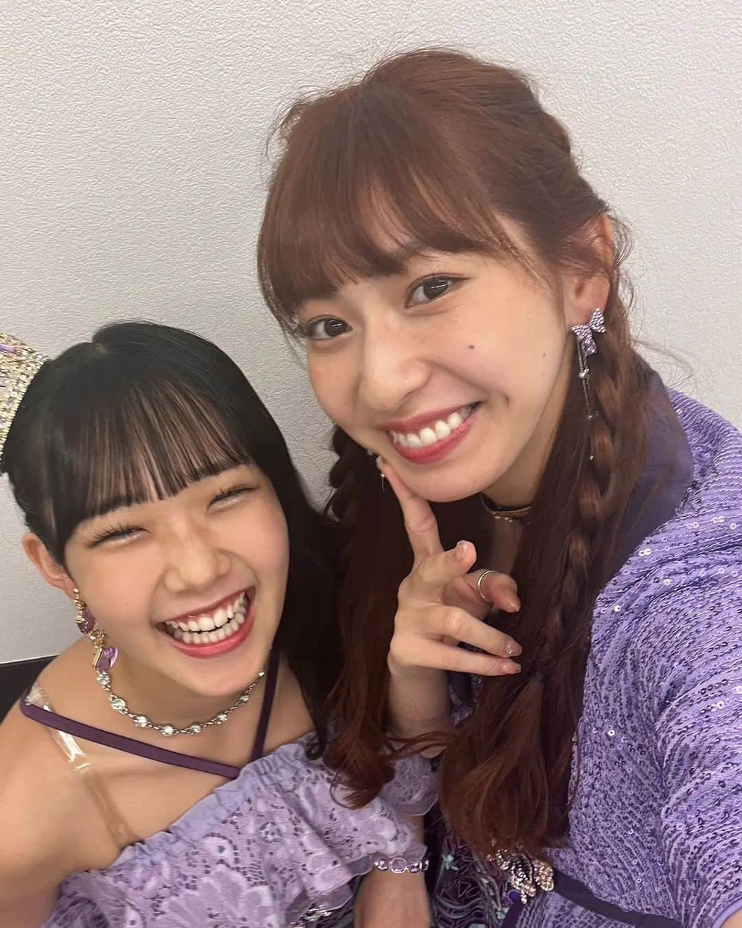 Juice=Juiceのインスタグラム：「Zepp Shinjukuありがとう〜！  今日も楽しかったです😆  #juicejuice#植村あかり さん#入江里咲#りさち#🐶💚💜」