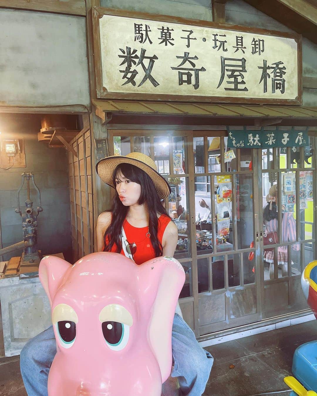 北原里英さんのインスタグラム写真 - (北原里英Instagram)「🎡 広島県福山市にある みろくの里の 『いつか来た道』で 昭和を感じてきました😺 こういうレトロな雰囲気大好き♩  でもお化け屋敷は怖すぎた😨 詳しくはYouTubeにて…😨👻   #みろくの里 #遊園地 #広島県福山市  #お化け屋敷苦手」8月19日 21時38分 - rie_kitahara_3
