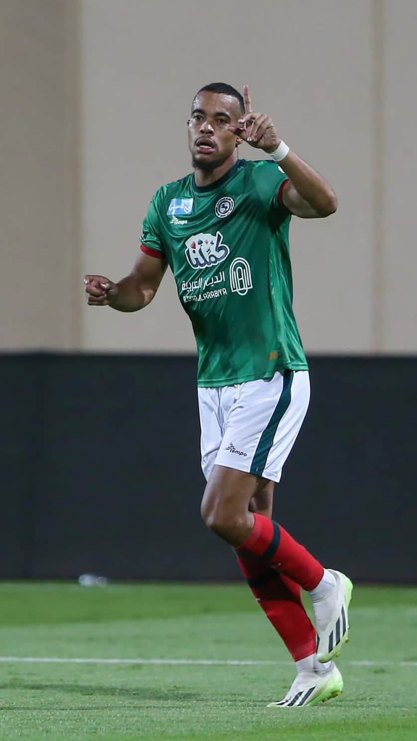 ロビン・クアイソンのインスタグラム：「@vittinho 🇧🇷 ➡️ @quaison 🇸🇪 ➡️ GOAL! 🔥 #Ettifaq」