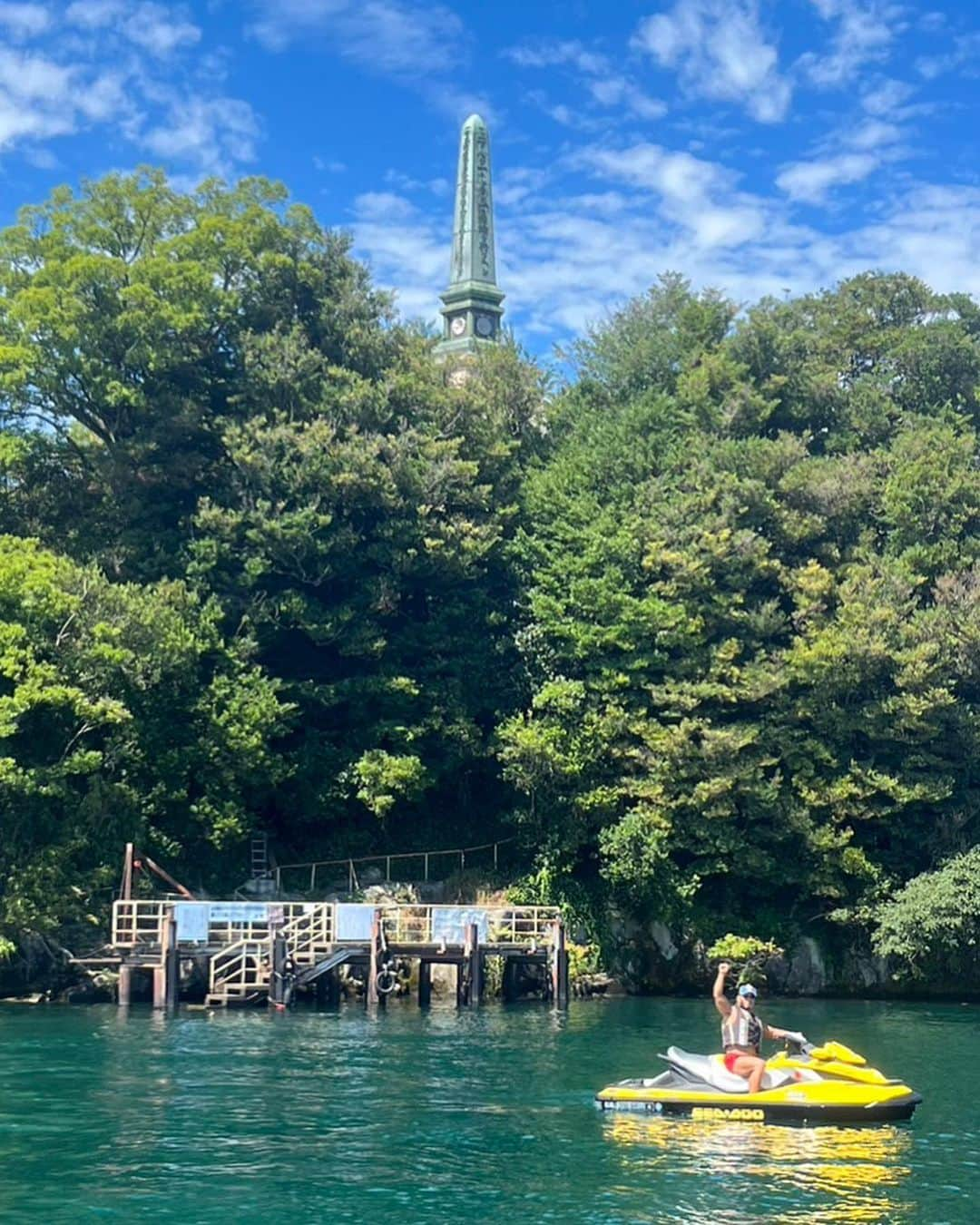 鷹木信悟さんのインスタグラム写真 - (鷹木信悟Instagram)「5年ぶりの琵琶湖合宿〜🏖️ 合宿と言っても遊んでるだけだけど🤭 あ、日焼けはしてるよ！笑 安全運転で5年分楽しみました✨ #感謝🙏 #琵琶湖 #滋賀県 #ジェットスキー  #夏休み #prowrestler #日焼け #BBQ」8月19日 21時47分 - takagi__shingo