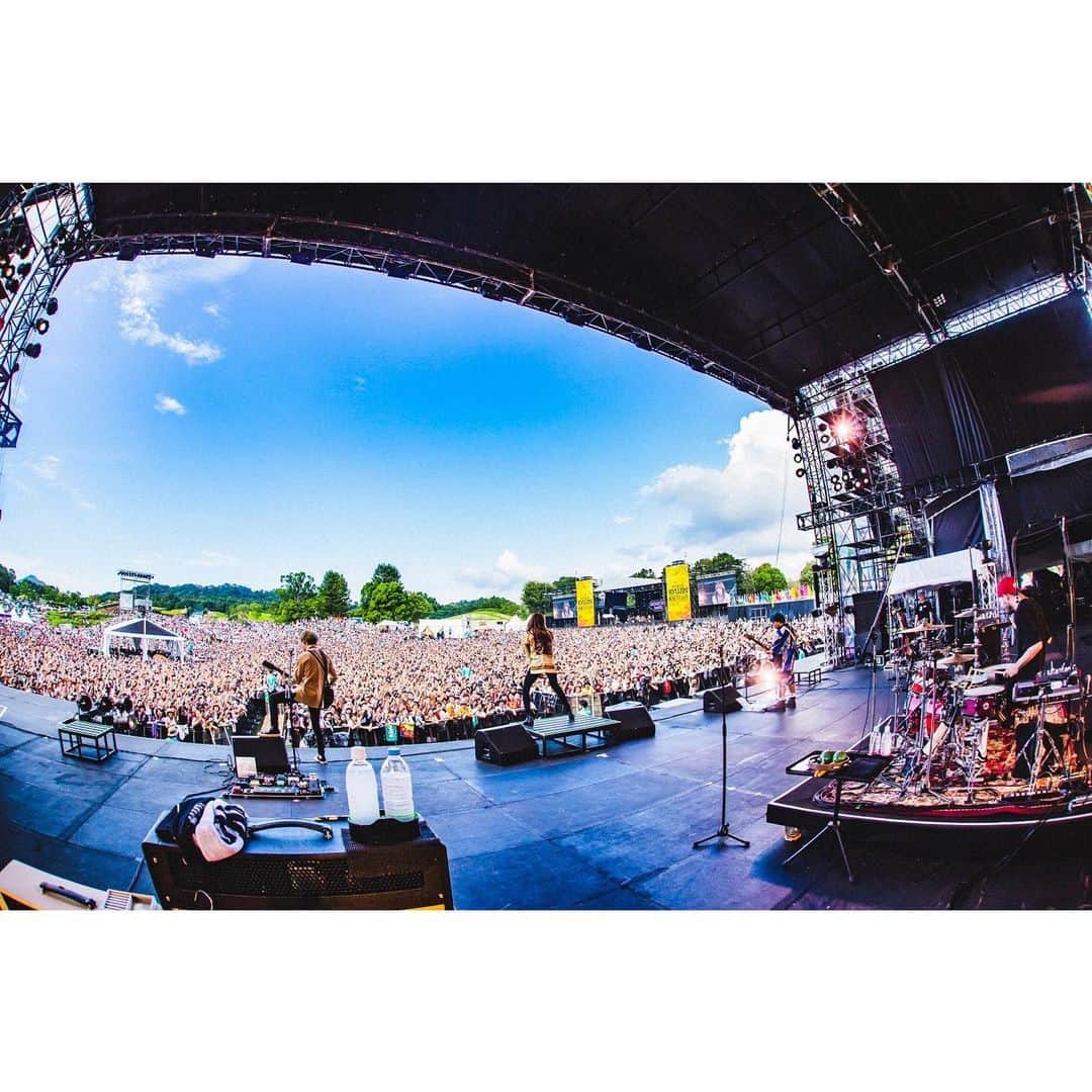 柳沢亮太さんのインスタグラム写真 - (柳沢亮太Instagram)「2023.08.19 国営讃岐まんのう公園 ″MONSTER baSH 2023″ #SUPERBEAVER #MONSTERbaSH #モンバス #写殺 @cazrowaoki」8月19日 21時50分 - yayayayanagi