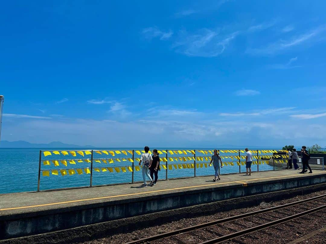 氏原ワタルさんのインスタグラム写真 - (氏原ワタルInstagram)「綺麗だ🚃 #島原鉄道 #大三東駅」8月19日 22時04分 - wataru_ujihara