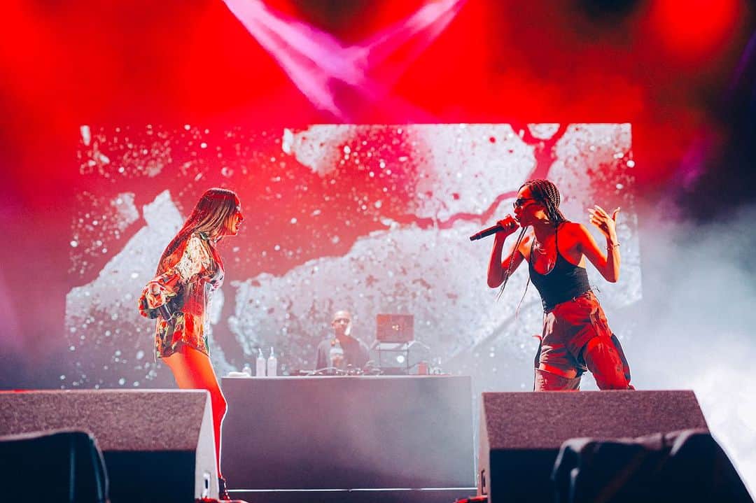 Awichさんのインスタグラム写真 - (AwichInstagram)「SUMMER SONIC OSAKA ❤️‍🔥🌏🙏thank you so much for sharing the summer memory with me❤️‍🔥Love you   明日は東京🗼 よろしくお願いします🙏  @mother_fuckin_savage_2020 もありがと🤭😍🫶you killed ittttt😭🥵👏👏🔥  ©SUMMER SONIC All Rights Reserved.」8月19日 22時08分 - awich098