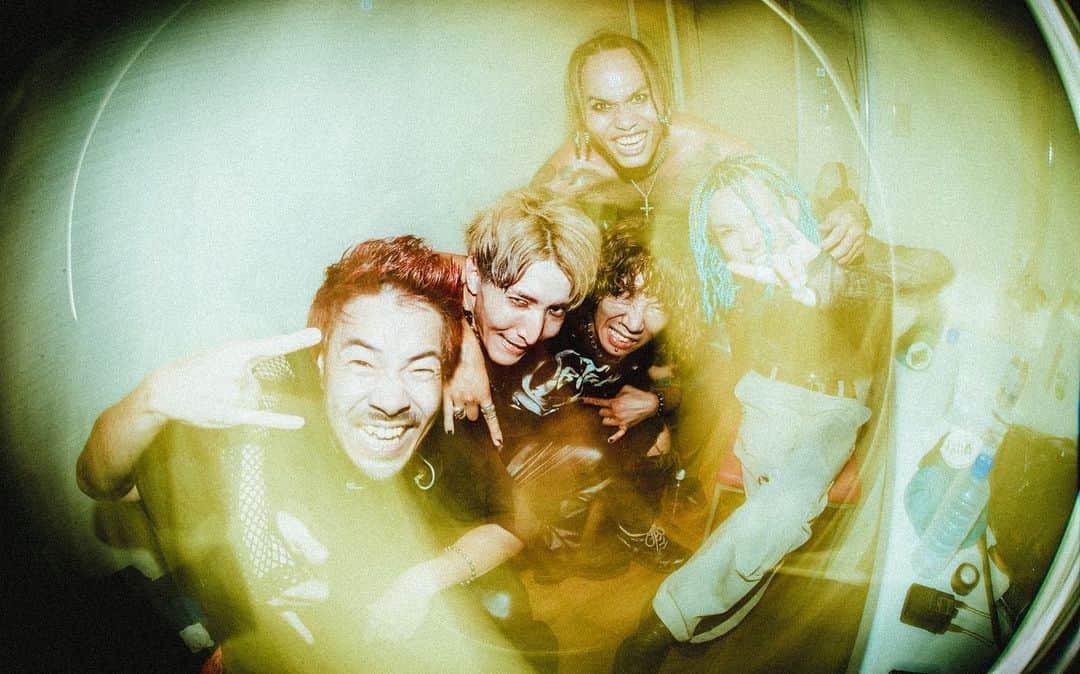 Kenta Koieのインスタグラム：「最高の1日になったよ。  静岡ありがとう！ 呼んでくれたcoldrainありがとう！  明日は山梨！まってろ！  Photo by @yamada_mphoto」