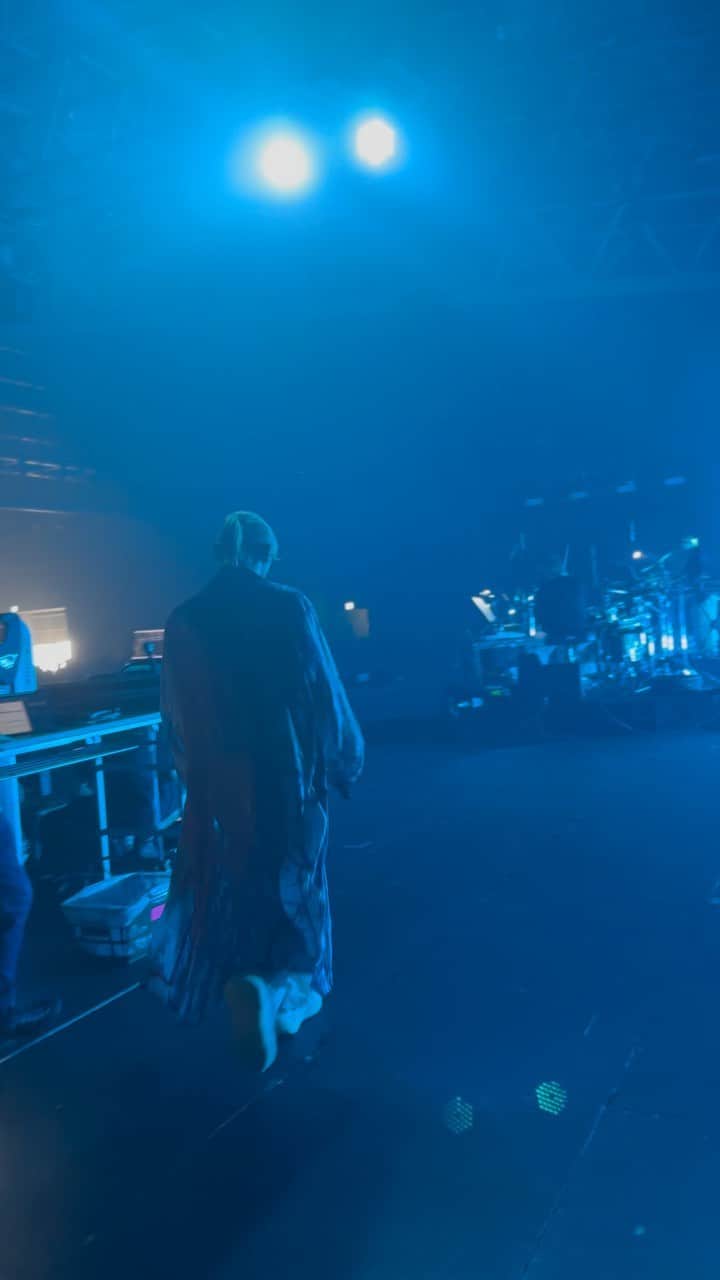 SKY-HIのインスタグラム：「#summersonic TOKYO 出番直前📹  毎回このような気持ちでステージに向かっています。  SKY-HIのステージをご覧いただいた皆さま ありがとうございました！  明日は→OSAKA MOUNTAIN STAGE 11:00-出演  屋外での開催となりますので無理なく、熱中症対策にご留意くださいますようお願い申し上げます🙇   楽しみましょう🔥  #サマソニ #SKYHI」