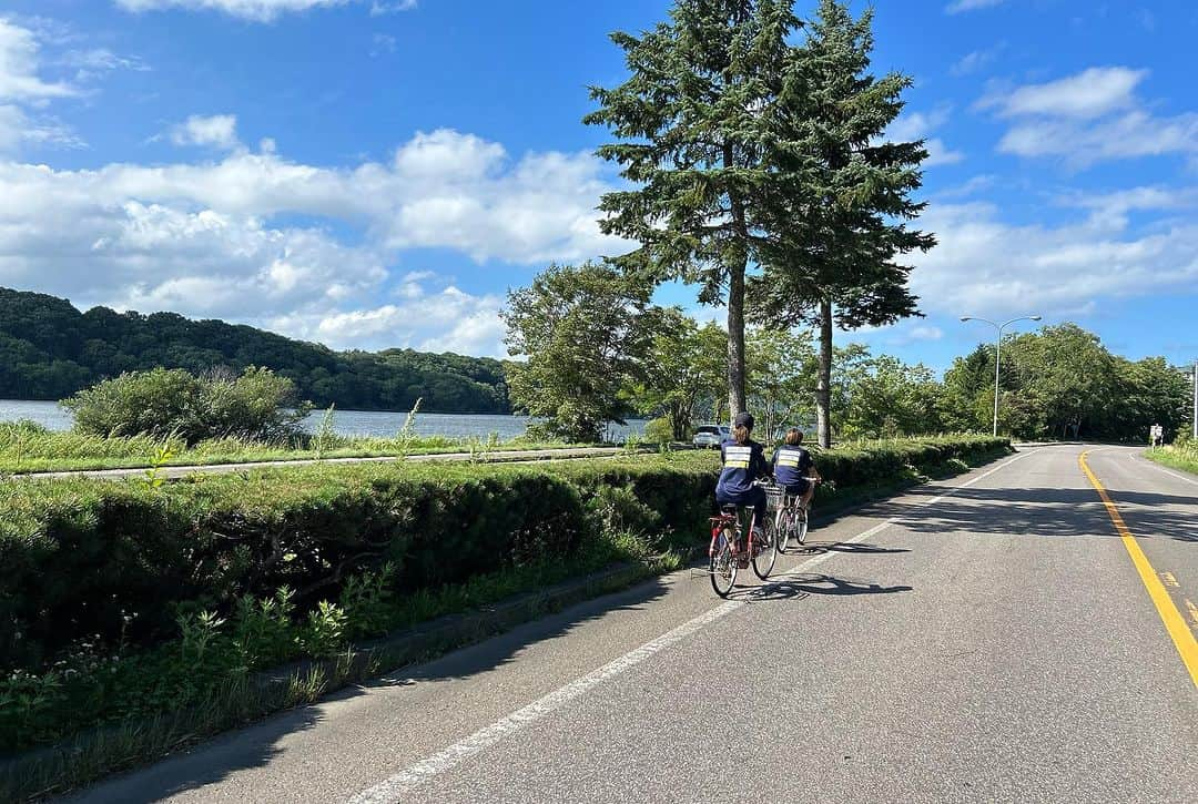 有吉佐織さんのインスタグラム写真 - (有吉佐織Instagram)「🐿️🧡  網走佐織終了しました〜 天気にも恵まれて、ほんとに過ごしやすい網走 ご飯も美味しい 温泉もある 卓球🏓もできたり 息抜きに網走湖で自然に癒されたりで ほんとにサッカーに集中できる環境でした！！ 私たちがキャンプするうえで、ご尽力していただいた皆さん！！ ほんとにありがとうございました！  来週からカップ戦頑張るぞっオー✊🔥  #大宮アルディージャventus  #🐿️🧡 #網走 #網走佐織2年目 #87 #weリーグ #weリーグカップ」8月19日 22時11分 - ariyoshisaori_1101