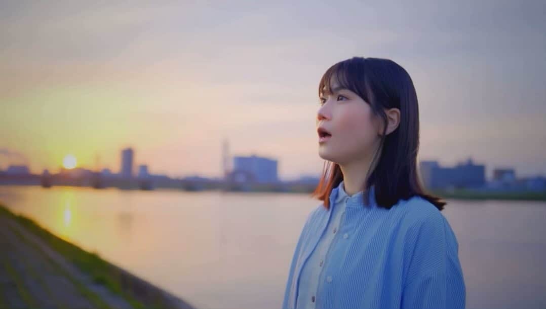 栗林藍希のインスタグラム：「アークベルのセレモニー TVCM 地元新潟で放送中です。やすらぎ堤から見えた朝日がとても綺麗な日でした。☀️」