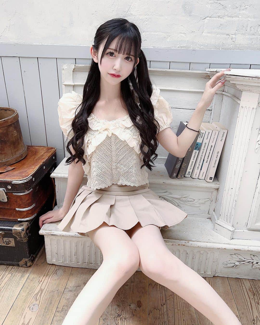 のインスタグラム：「スカートは超ミニ！が好きです♡ ⁡ ⁡ #粉我 #アイドル #地下アイドル #f4f #followforfollowback #follow4like #いいね返し #japanesegirl #自撮り #自発ください #likeforlike #instagood #量産 #美男美女と繋がりたい #followme #cosplay #cosplaygirl #idol #idol #メイドカフェ #maid #japanesegirl #コンカフェ #秋葉原　#맞팔해요 #맞팔 #선팔하면맞팔　#bobon21 　#隠しきれないオタク#セルカ　#meid ⁡ ⁡」