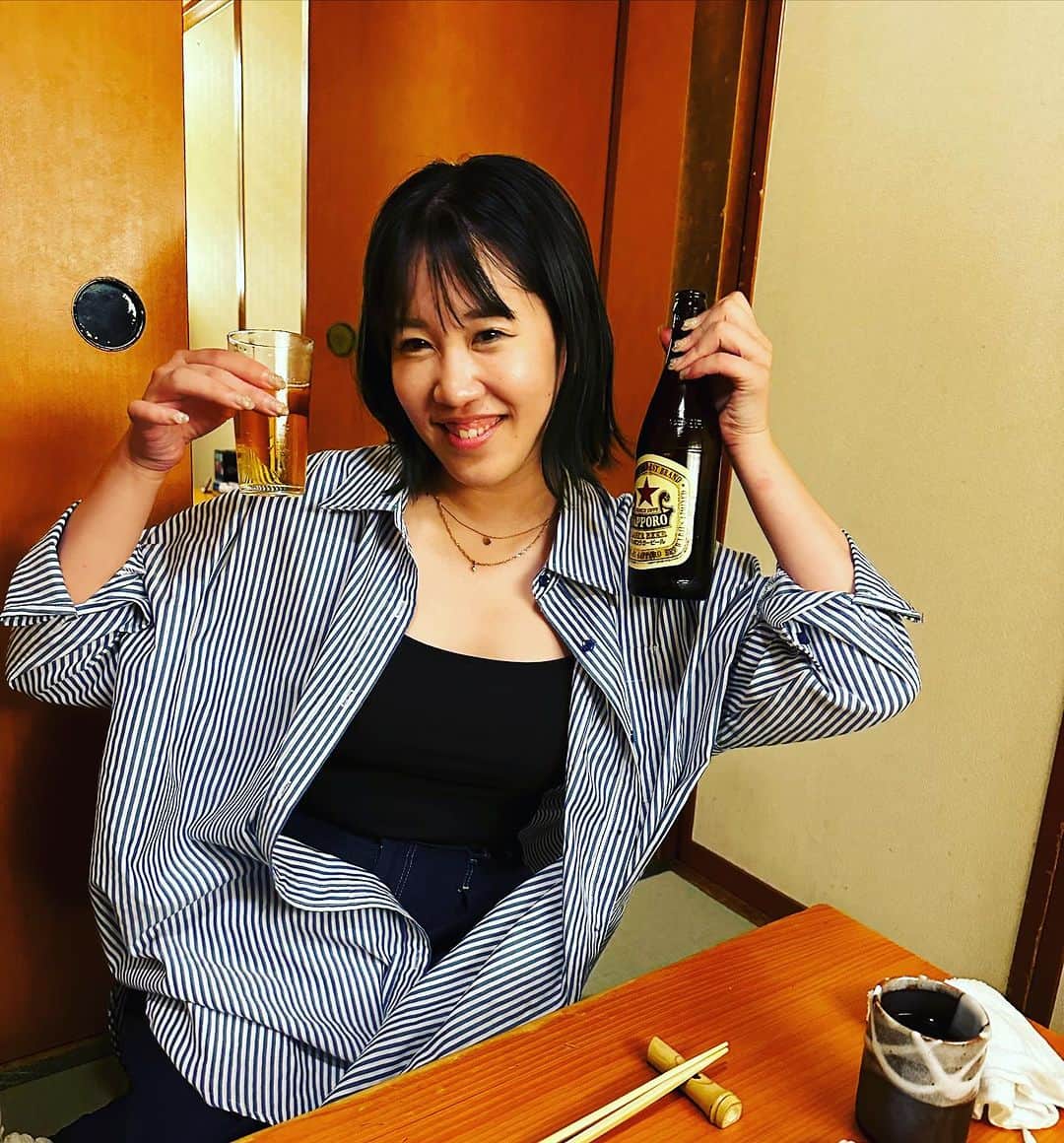 マッコイ斉藤のインスタグラム：「久しぶりにムニムニ！すげ〜飲むじゃん  #元社員です #意外になかよし」