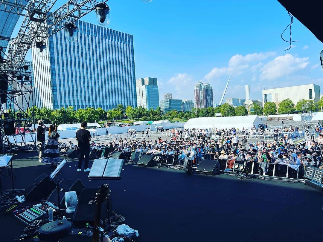 原田喧太のインスタグラム：「声優NEO歌謡フェス 1日目終了！ 本日36曲演奏。 始まるとアッと言う間でしたな。 明日は違う楽曲で盛り上がりますぜ！ レジェンド声優さん達が集うこのイベント。 凄い！！ #お台場 #声優  #レジェンド  #フェス」