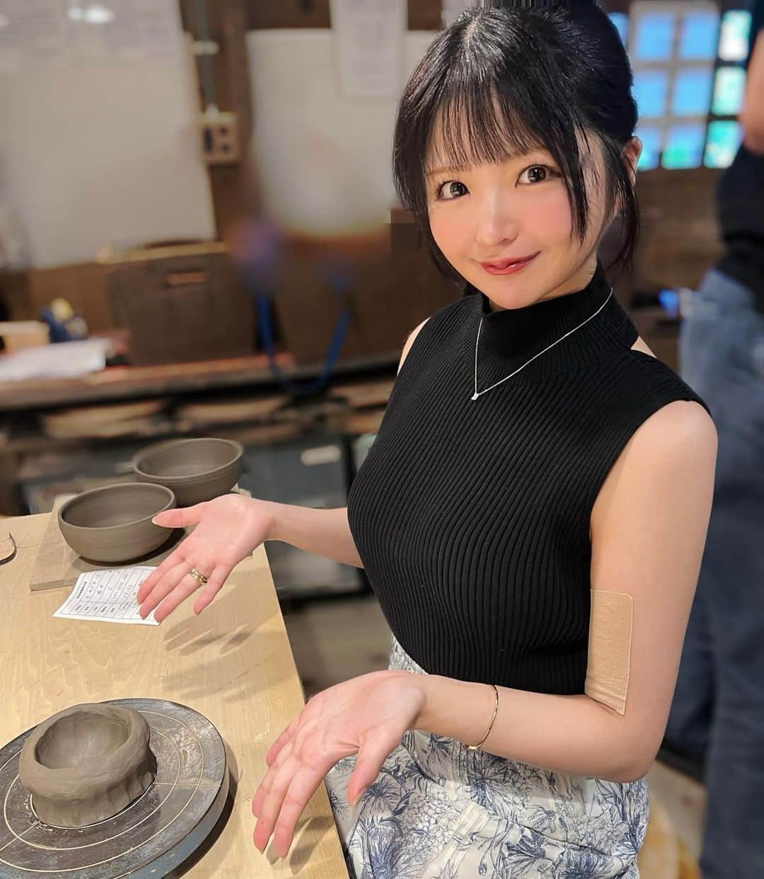 石原めるのインスタグラム：「. 人生で初めて陶芸したの🩷お皿届くの楽しみだな♡♡ 食器大好きだから陶芸大好きになった୧(୧* ॑∀ ॑* )  . . .」