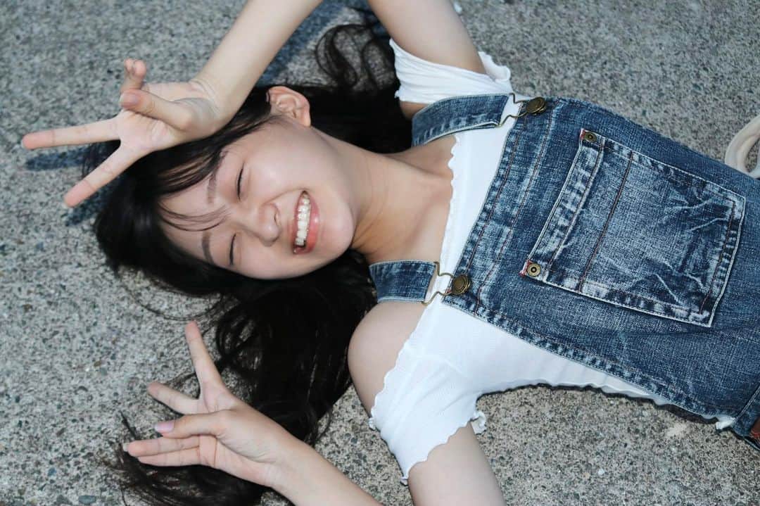 のインスタグラム：「青春の1ページって 地球の歴史からすると どれくらいなんだろう？ ・ ・ #夏の思い出  #青春の1ページ  #ザピース  #thepeace  #summer  #summermemories  #naturephotography  #girlportrait #actress #actor #girl #photography #portrait #japanesegirl #portraitphotography #daily_phot_jpn #japan_daytime_view」