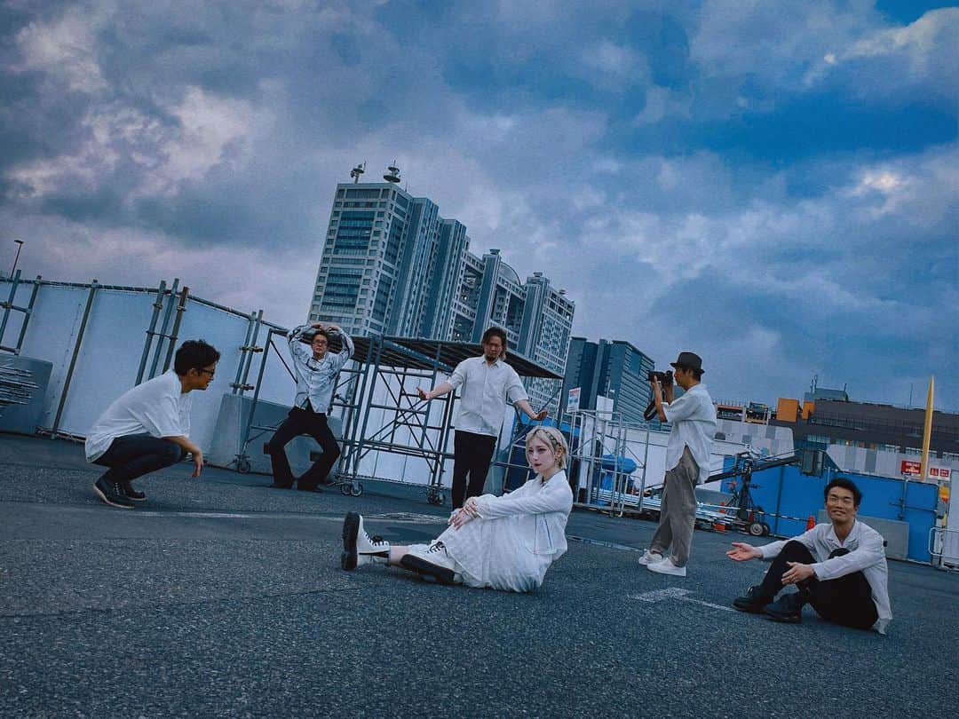 ReoNaのインスタグラム：「2023.8.16 「お台場冒険王2023 SUMMER SPLASH！めざましライブ」  雨上がりのお台場。  #めざましテレビ #めざましライブ」