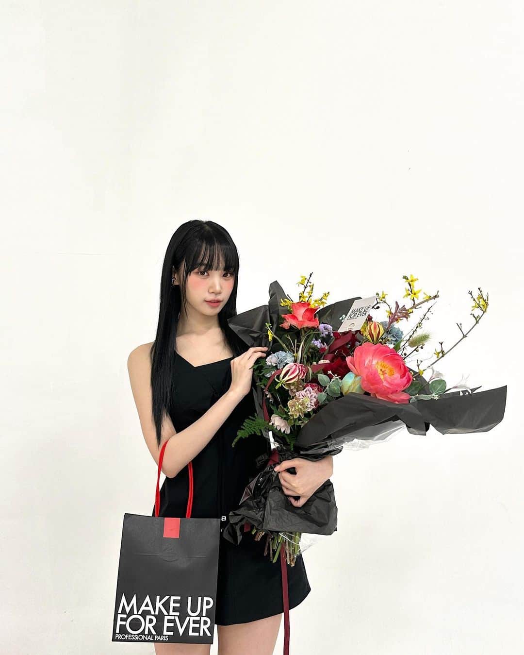 キム・チェウォンのインスタグラム：「@makeupforever ❤️」