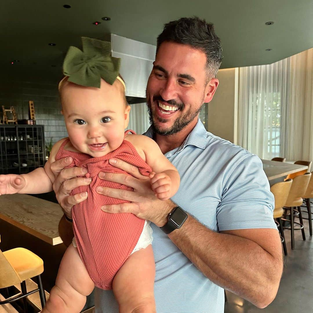 ジョッシュ・マレーさんのインスタグラム写真 - (ジョッシュ・マレーInstagram)「How precious is my little niece Miles 😍 Had a great time with my family last night celebrating @sweetchenmusic Brush Sushi restaurant @brushatl grand opening for friends and family.  Let’s just say we’ll be here quite often 😋🍣」8月19日 22時31分 - joshmurray11