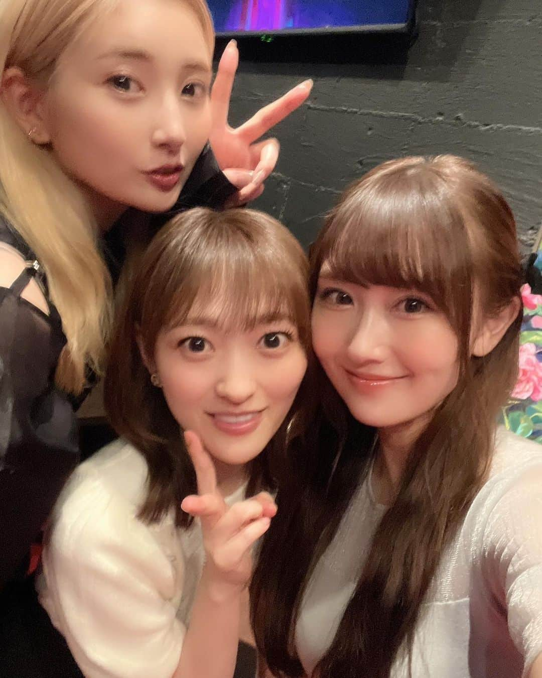 三秋里歩（小谷里歩）さんのインスタグラム写真 - (三秋里歩（小谷里歩）Instagram)「. 久しぶりのイベント🩵 里香とできて最高だった✌️✨ 会いに来てくださったみなさん ありがとうございました🥺♡♡♡ あいかわらずみなさん優しくて🥲 とっっても楽しかったです🥰 久しぶりにみなさんの 元気なお顔を見れて嬉しかったです🍀 またいつか…🤭💭 . たくさんのプレゼントやお手紙も ほんとにほんとにありがとうございます🥲💐 . 久しぶりにふぅちゃんに会えた🍨🩵 かわいいふぅちゃん🤤」8月19日 22時44分 - ripopo_824