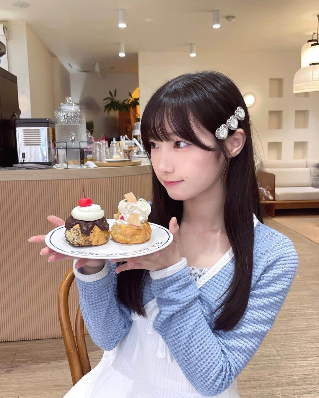 倉島杏実さんのインスタグラム写真 - (倉島杏実Instagram)「🧁🥣🤍  凄く久しぶりに カフェ行けて嬉しかった日🍴︎   #カフェ #SKE48 #ljk #05 #05년생 #카페 #오사카카페 #카페그램 #셀카 #大阪カフェ #Osaka #ケーキ #スコーン #黒髪ロング」8月19日 22時57分 - anzunomi_ske